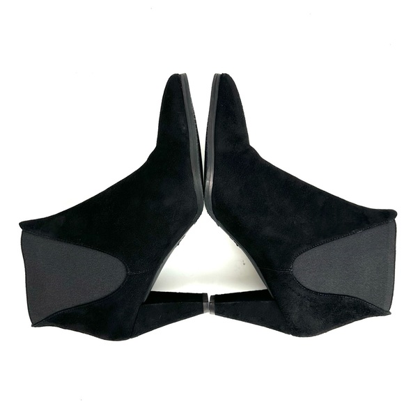 Stuart Weitzman Black Suede Leather Scoop Chelsea Ankle Boots Size 6.5 - Picture 7 of 16